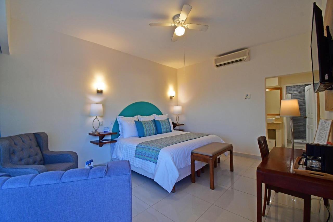 לה פז The Westmarine Waterfront Hotel מראה חיצוני תמונה