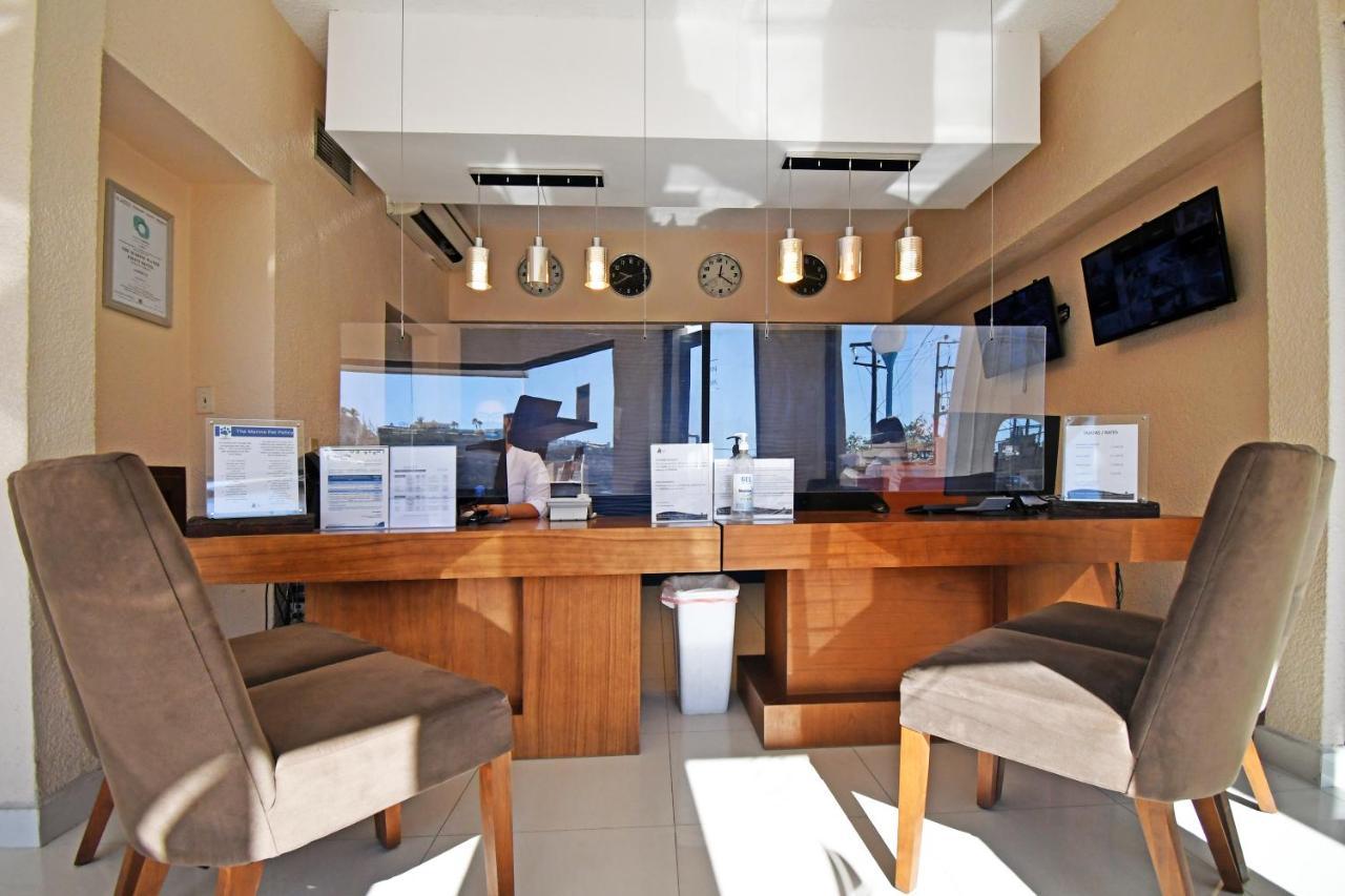 לה פז The Westmarine Waterfront Hotel מראה חיצוני תמונה