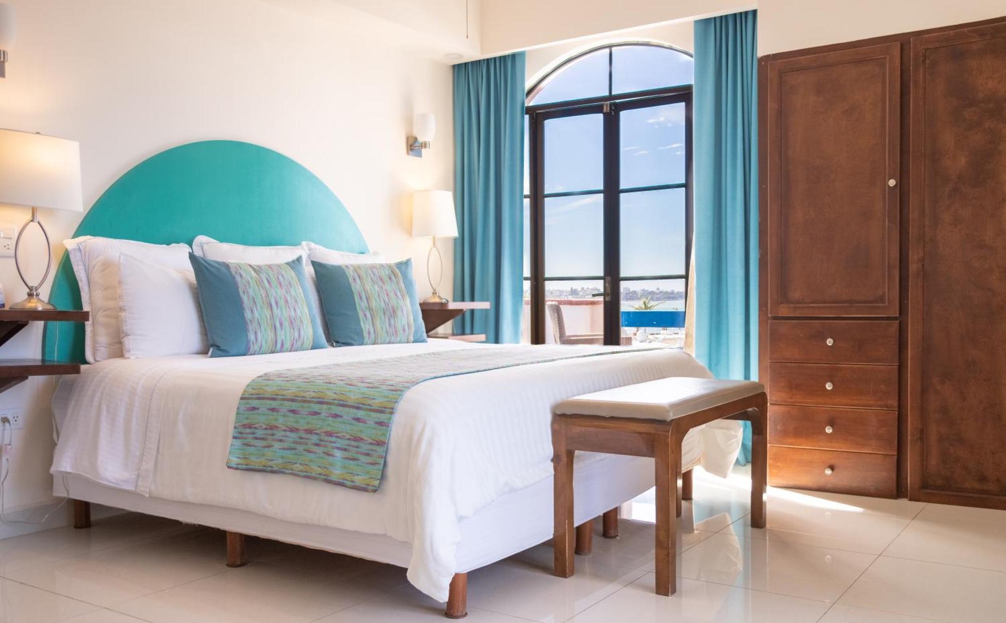 לה פז The Westmarine Waterfront Hotel מראה חיצוני תמונה