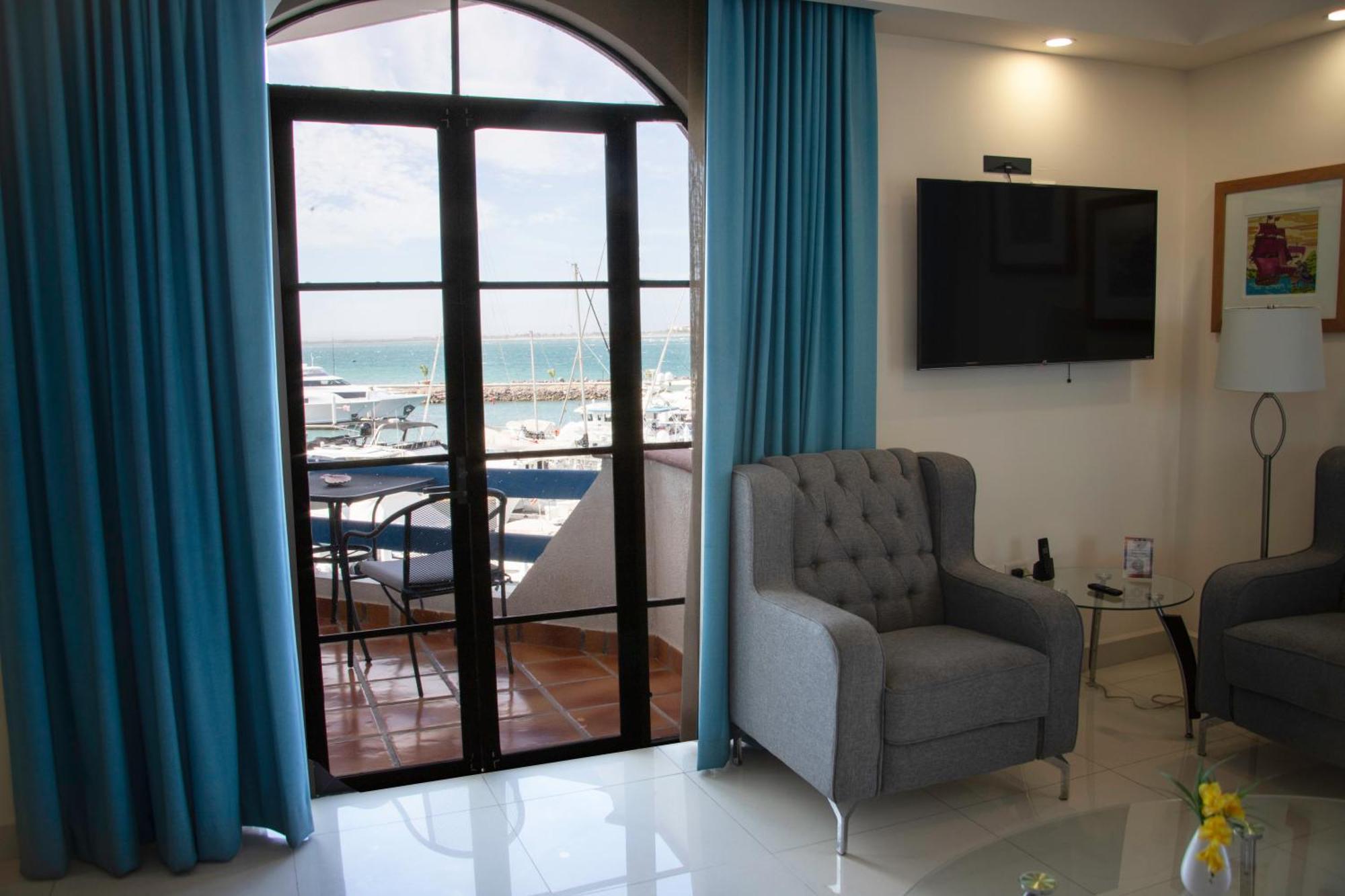 לה פז The Westmarine Waterfront Hotel מראה חיצוני תמונה