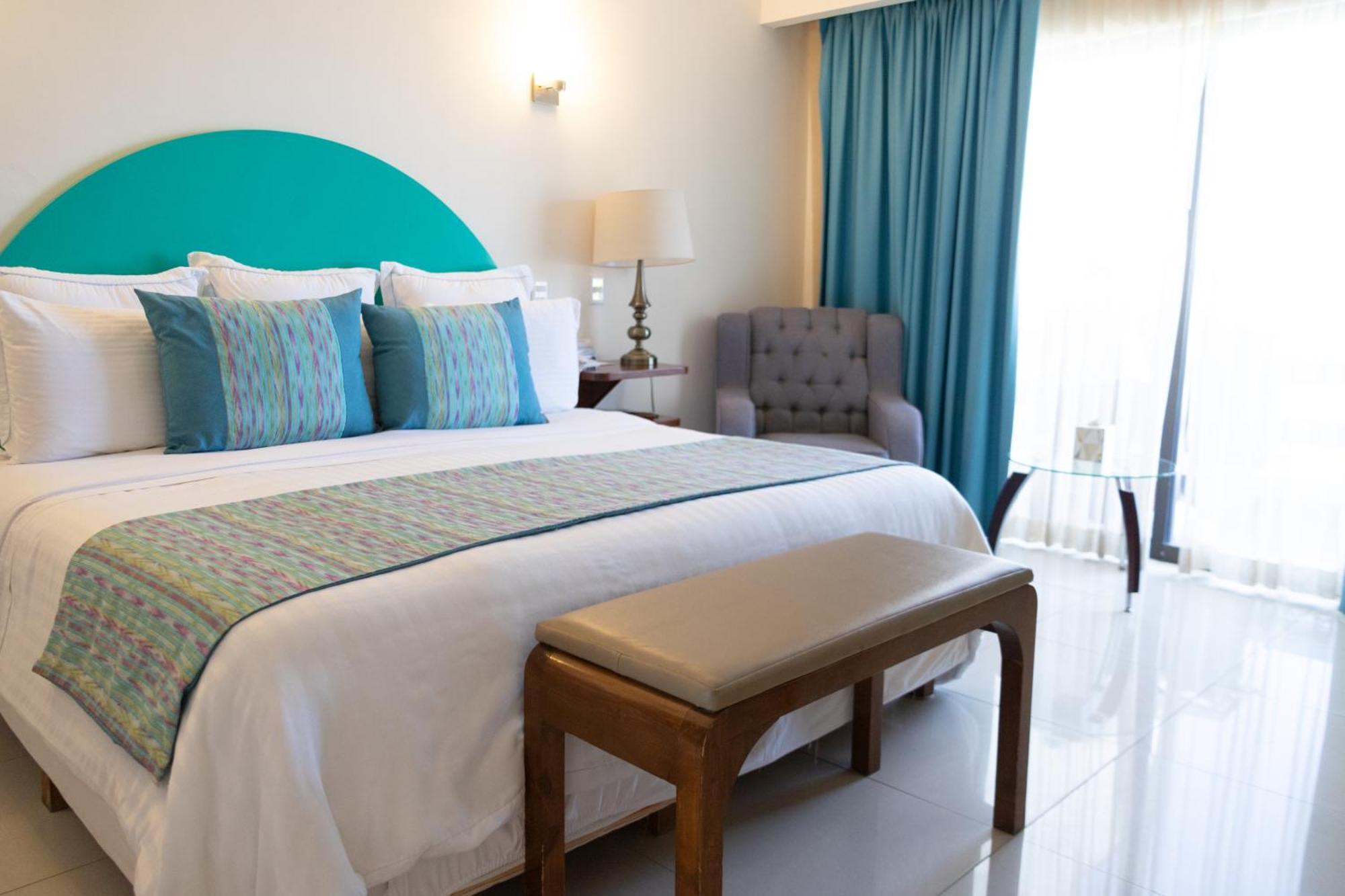 לה פז The Westmarine Waterfront Hotel מראה חיצוני תמונה